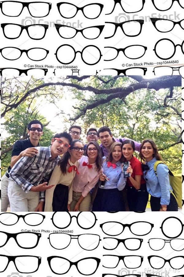 PlanillaFollow's tweet photo. ¡Saca tu lado ñoño y mañana disfrázate lo mas geek posible!👓🎒📚 #viernesloco #geekday http://t.co/6Sk3hKlYh3