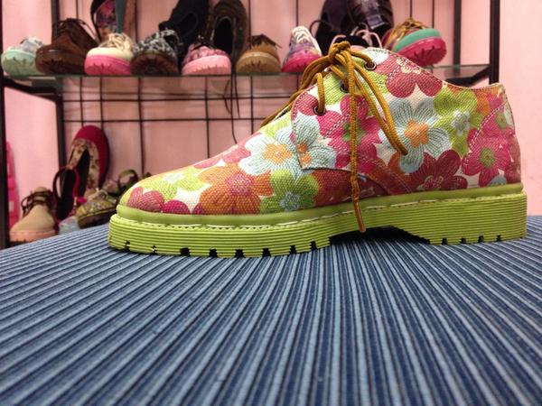 DocmartCewek's tweet photo. Docmart floral idr 200k pon 73fd9786 @IklanBandel @cumiklan @Bdg_Berjubel http://t.co/YneTa8dwwh
