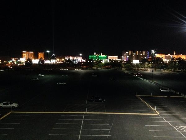 anthonytothe__'s tweet photo. Vegas is such an awesome city tbh. #dirtycamera http://t.co/1rmCxRYRFz