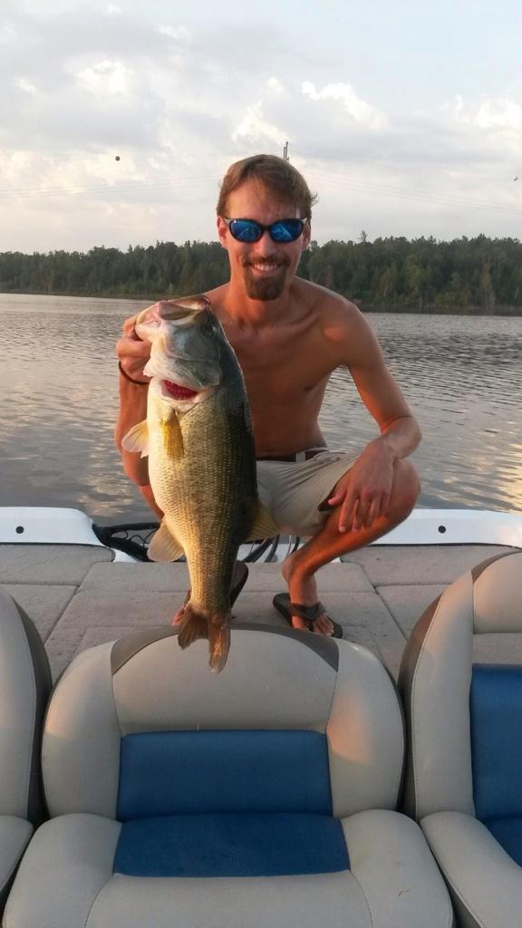 DeweySwims's tweet photo. This 7lber helped win the @TheThursdyNight derby this afternoon #backtobackweeks http://t.co/cclw4mfdaW