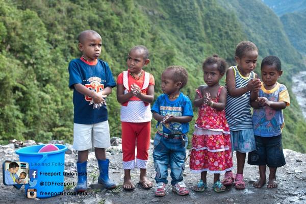 RT <a href="/IDFreeport/">Freeport Indonesia</a> Pada peringatan Hari Cuci Tangan Sedunia 2012, kami melaksanakan kegiatan pendidikan kesehatan.