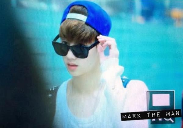 marktheman_com's tweet photo. 140829 인천공항 출국 @mtuan93 #GOT7 #마크 #Mark http://t.co/ODPJuGTzqR