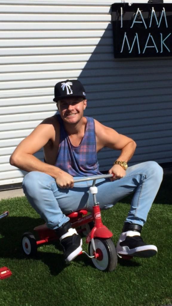 BartBaker's tweet photo. Did u guys see my new bike yet??? http://t.co/D4qFJfyyPP