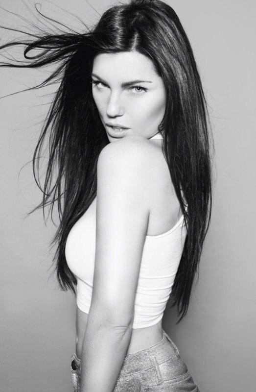 cfarrellhair's tweet photo. True beauty @cliffe1 is an amazing model straight hair @cfarrellhair natural @nealeyleah perfection @beth_alderson 😘 http://t.co/CPbC7gNogQ