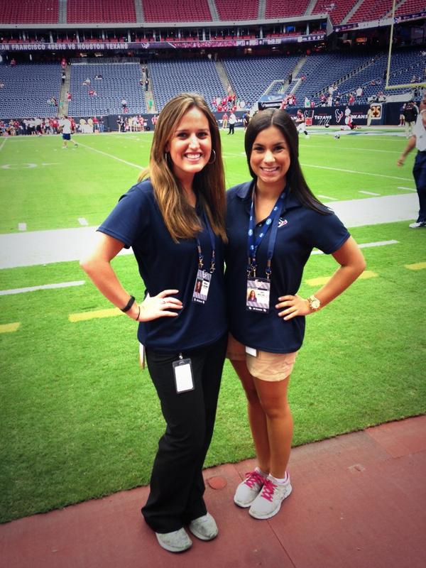 mkleinschmidt's tweet photo. Gameday with my best fraaaand! #cutthatoff #itsfootballtimeinhouston #whatwouldidowithouther?! @gmuscarello4 http://t.co/MYjLr2uU5C