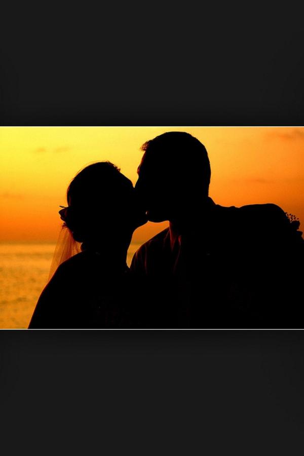 Like edward and bella in twilight😝