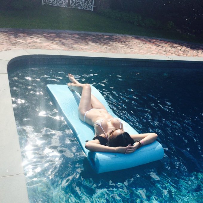 Sunbath with me? #friskyfriday @Playboy @PlayboySocial @PlayboyMX @PlayboyLive @PlayboyDotCom http://t<a href="/tag/friskyfriday"class="tags">#friskyfriday</a><a class="tags" href="/tag/playboy">@playboy</a><a class="tags" href="/tag/playboy">@playboy</a>