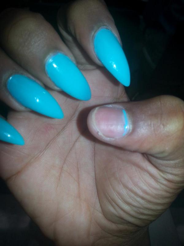 sidityzee's tweet photo. Im Always Breaking My Nails . 😵😤😣 http://t.co/eCfm9A7CuZ