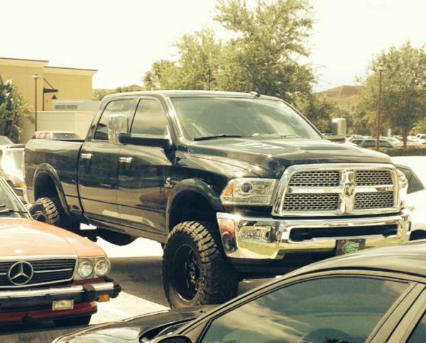 12dakota04's tweet photo. Can you please just park this in my driveway.. http://t.co/dIuW4akPES