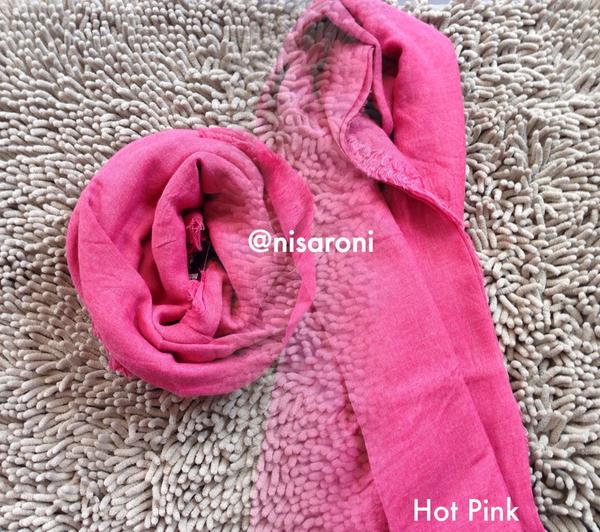 nisaroni's tweet photo. Hot pink #PolyViscoseShawl : 65%polyester, 35%viscose. Sz200x100. 100rb #shawl #scarf #hijab #jilbab #kerudung #tiung http://t.co/zpKY5WRiQt