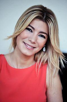 Başarılı astrolog ZEYNEP TURAN genel burç yorumları ve çok özel açıklamalarıyla bugün Özge ile Güzel Bir Gün'de...