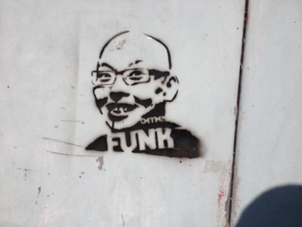 jeroendonker's tweet photo. Wie is er verliefd op @OmeFunk? Kwam deze tegen op verschillende plekken in #Zwolle #dtv #omefunk http://t.co/6LaFkr0dKi