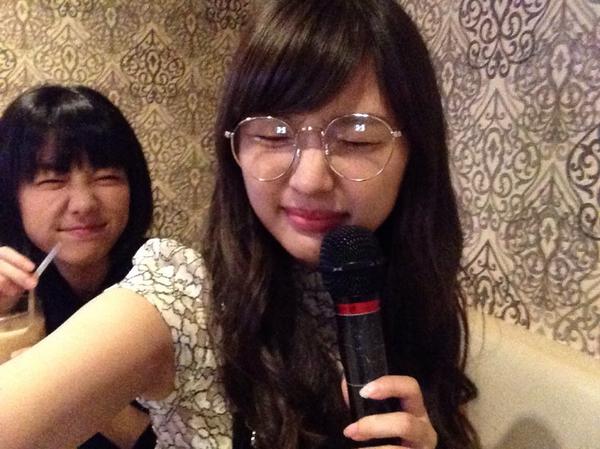 ロケすーごい巻いたから
かほとカラオケ（≧∇≦）♪♪

カラオケでも砂肝と軟骨頼んじゃった。
もうダメだおじさん… http://t.co/Ei1cdr6IiD