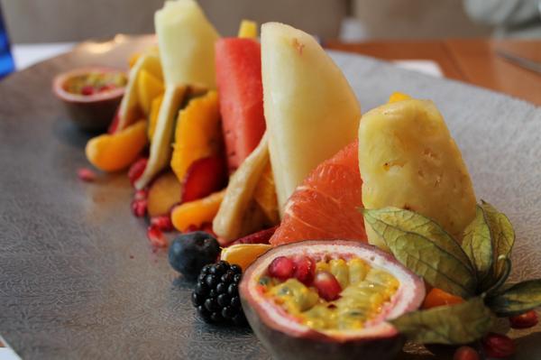 Sugerencia fresquita para los últimos días del verano, nuestra Ensalada de frutas de temporada. #Rica #Sana #MMMM