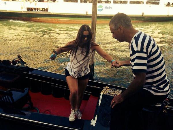 La niña mas bonita de todas , y la mejor conductora !! Ya nos la picaremos.. Jajaja te quiero