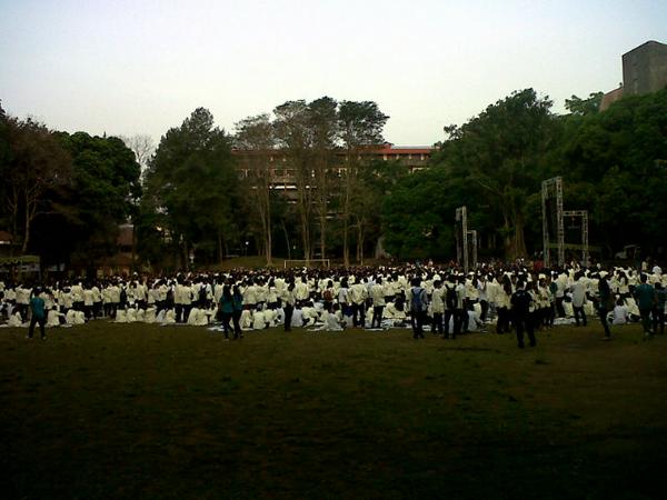 ukswbasketball's tweet photo. Suasana Inagurasi #OMBUKSW . Welcome To Indonesia Mini kawan2 @uksw angkatan 2014. GBU All. http://t.co/lN1zTvTAOL