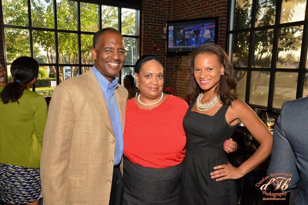 youth_spark's tweet photo. Thanks to @LadyA08, @grierlawoffice and @AaronforAtlanta for co-chairing our #Route2Change Mixer at @PaschalsLegacy!! http://t.co/OBnjdlpxok