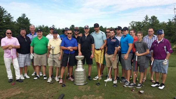 dmcdougall89's tweet photo. “Kyle Clifford with family and friends ready for a round of Golf with #stanleycup @NHL http://t.co/vxnMSfrBfi” @dpriestap17 u sleep in?