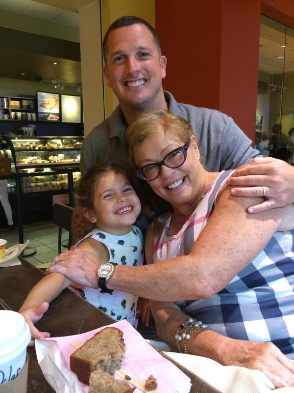 Jasonmdiaz's tweet image. At dolphin mall with momma dukes, Teri, and my honey giulianna.