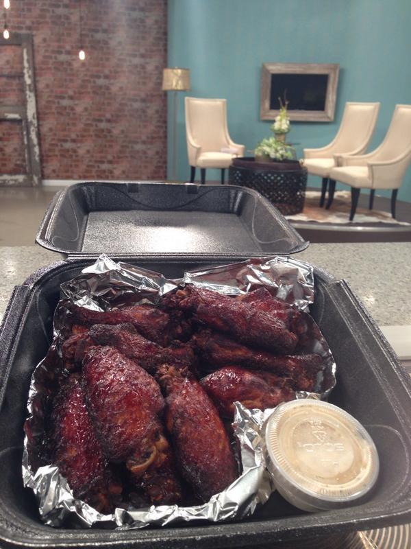 andihauser's tweet photo. yep these are the best around β@EmberEatery: @andihauser, how were the wings from @EmberEatery?β #wingmagic http://t.co/uk6mTP6DrO