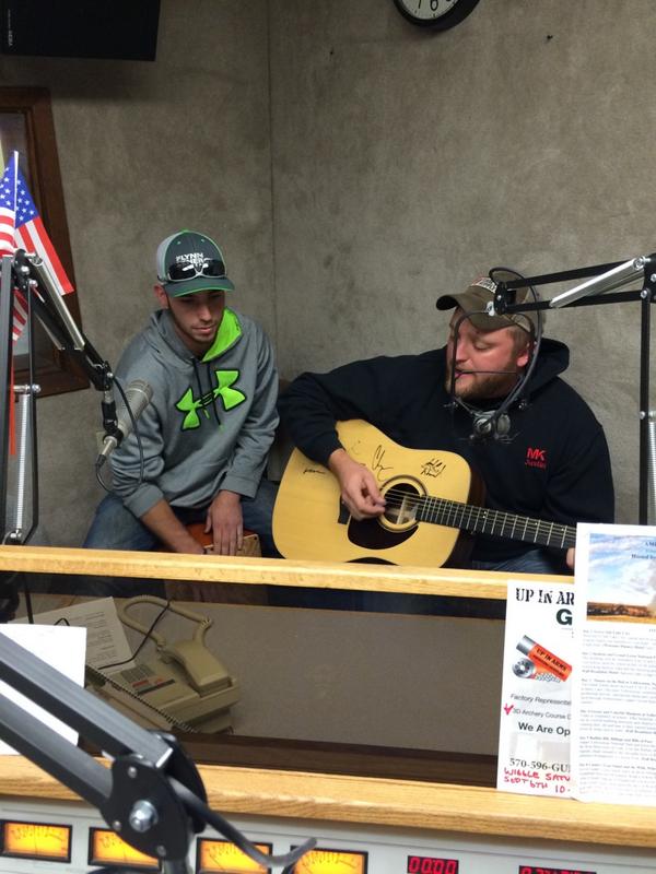 WiggleShane's tweet photo. @JustinRaynor13 playing live in studio this morning on Wiggle 100! #JustinRaynor #Wiggle100 #SullCoFair http://t.co/xmzHLtQvgr