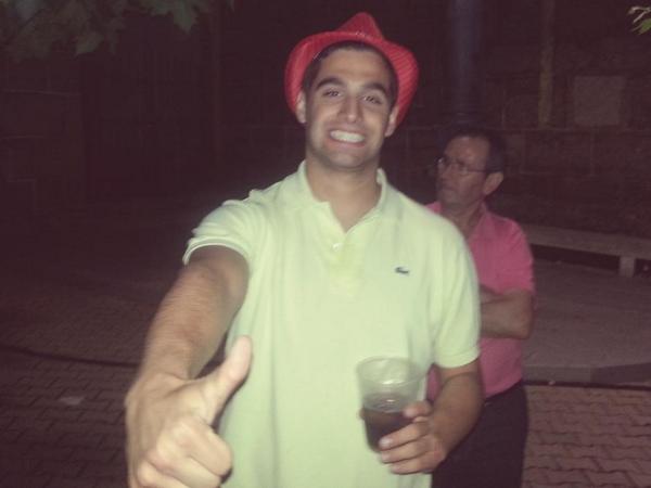 Santirabanales's tweet photo. Felicitar a mi primete @AdriRodriguez95 que cada aΓ±o que cumple se hace mejor persona #Felices19 #Primete http://t.co/Ruz2gUP2KK