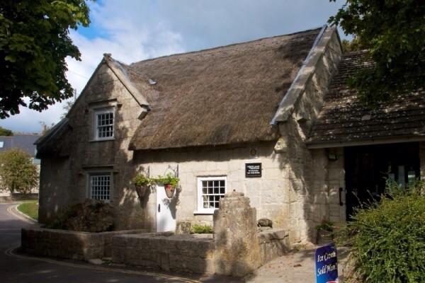 Portland Museum as fascinating inside as it is charming outside ... love-weymouth.co.uk/city/weymouth-…