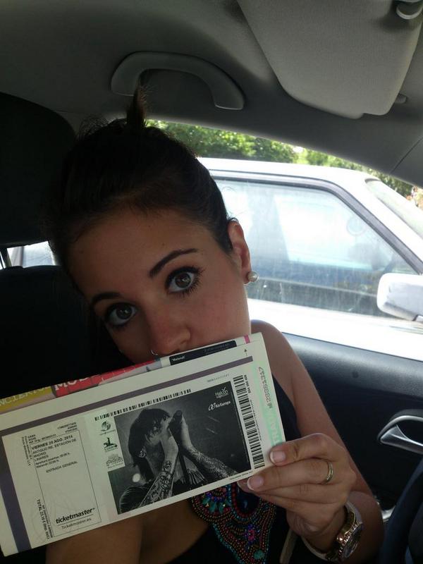 Pakyfg's tweet photo. Volvemos a vernos de nuevo!! Infinitas ganas de verlo en directo!! Cuenta atras <3 http://t.co/FjdJvamLcB