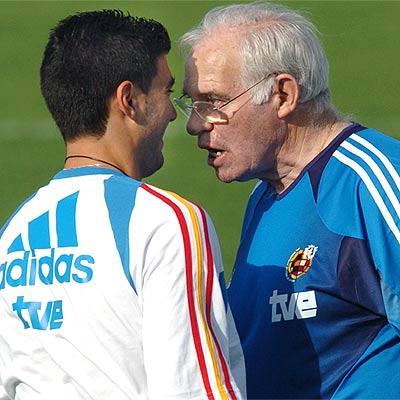 AitorSanchezRey's tweet photo. Estos del Atlético de Madrid se quejan del entrenador del @sd_eibar cuando daban por bueno lo de L. Aragonés y Reyes http://t.co/KqHUgdtV6P