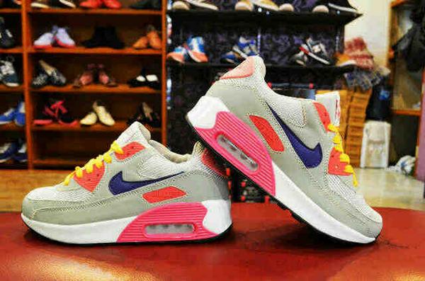 Nike Airmax || size 37-40 || 300rbu || you want ? Let's Cek Fav or Invite 2a3e9c3d/Line : 085694487944, buruuu boss:D