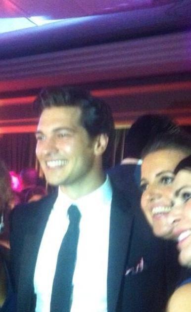 UnitedForCU's tweet image. New! Çağatay Ulusoy at Engin Altan Düzyatans wedding last night | 
#NOVO sinoć na vjenčanju Engin Altan Düzyatana. #3