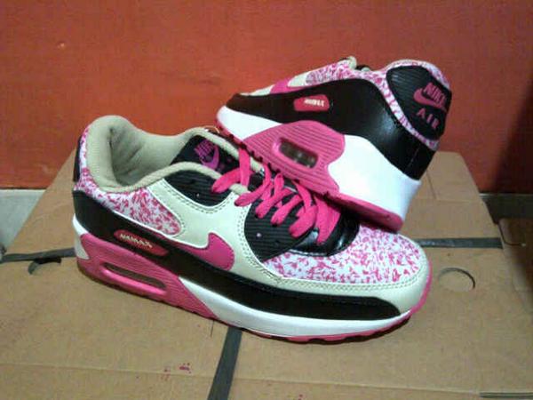 Nike Airmax || size 37-40 || 300rbu || you want ? Let's Cek Fav or Invite 2a3e9c3d/Line : 085694487944, buruuu boss:D