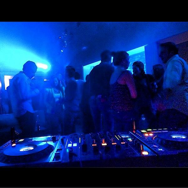 MaromaBarBog's tweet photo. Last Night #FullHouse #ThursdayVIP #MaromaVIP #DjStampaSessions #PartyAllNight #MusicBy @DjStampA http://t.co/OgH7DhlGYX
