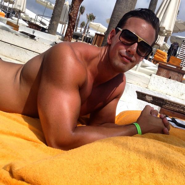 leonshah's tweet photo. Soaking up the sun in style @NikkiBeachMarb #lovingLife http://t.co/s6q3beTl2f