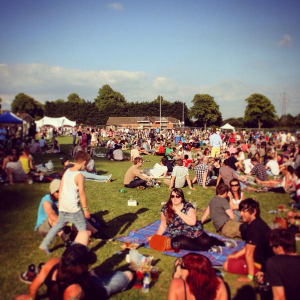 nbetts1966's tweet image. Who's coming to @towcesterraces @TowsCiderFest tomorrow? Fun starts at Midday! facebook.com/TowcesterSausa… #summerofcider