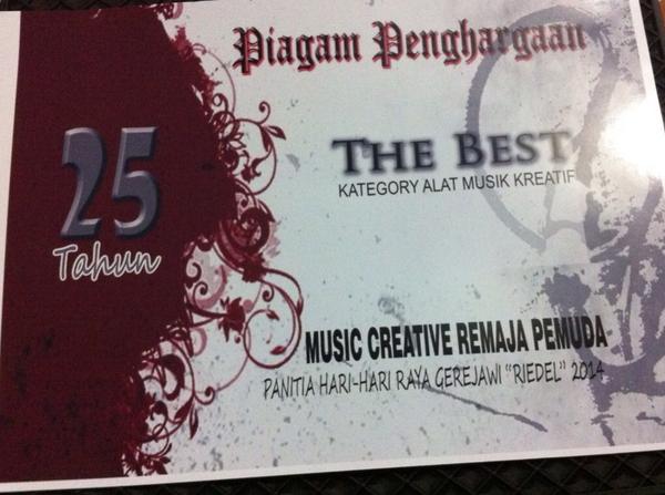 RayonHeaven's tweet photo. "THE BEST" Kategori Music Creative👏🎉 http://t.co/GHj4L4fFES