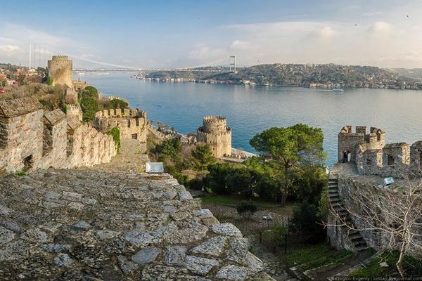 yourturkey's tweet photo. Rumeli Hisarı #Istanbul #Turkey #yourturkey http://t.co/WWH9tlukLG