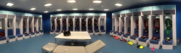 ogcnice's tweet photo. Le vestiaire des Aiglons est prêt, à 2h de #OMOGCN http://t.co/924jgFzM6T