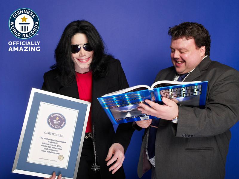 BwOGE2kCEAA53dg.jpg:large