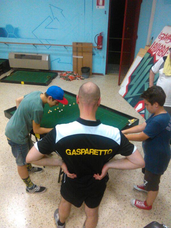 subbitogol's tweet photo. Stasera, a partire dalle 21, in via Labriola 11 a #Ferrara, appuntamento di #Subbuteo! Vi aspettiamo #SubbuteoFerrara http://t.co/8ivuh5CEuv