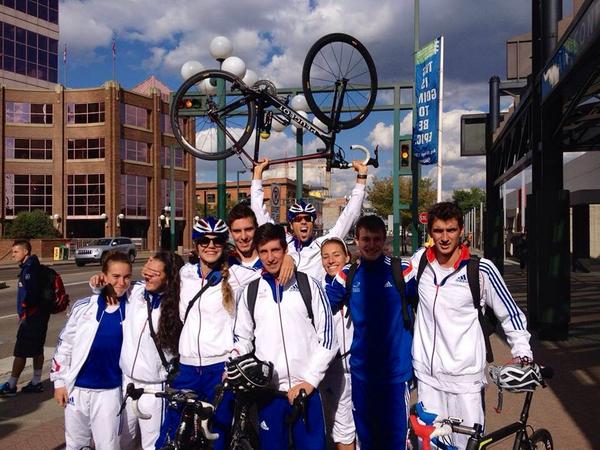 Avec les djeun's ! #TeamFrance <a href="/Peugeot/">Peugeot</a> <a href="/ISOSTARfr/">ISOSTARfr</a> <a href="/adidasFR/">adidasfr</a> @met_helmets@FFTRI <a href="/poissytri/">Poissy Triathlon</a>