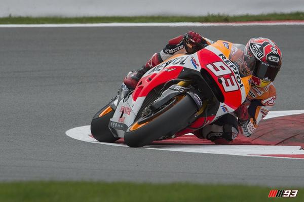 marcmarquez93's tweet photo. Primer día en Silverstone! / First day at the British GP! :) http://t.co/w8z1e5mIaP