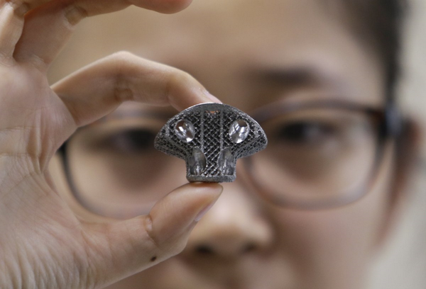 frogdesign's tweet image. RT 3D Printing Can Create Replacement Bones - Business Insider fro.gd/1sQTXuh