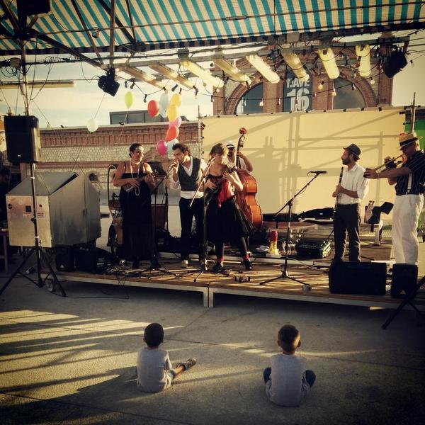 mataderomadrid's tweet photo. Ensayos del #cabaretrodante en #TerrazaMatadero empezamos en 10 min.! http://t.co/jyMhjc1RhG
