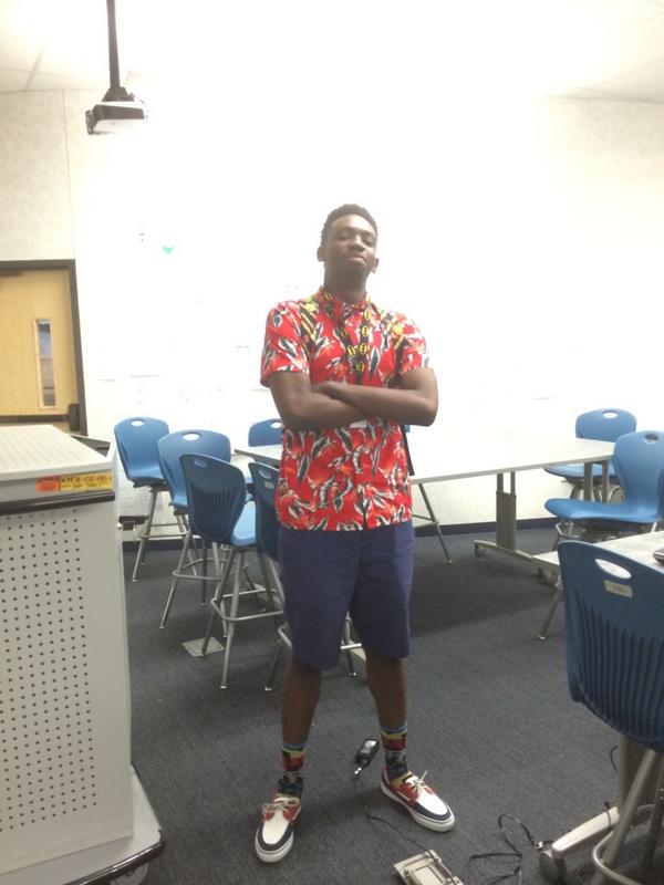 antariasj's tweet photo. Outfit of the day💯 @Alvin2aj http://t.co/VgLaqSr3ib