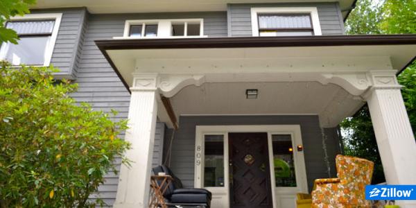 zillow's tweet image. Poll: Could you ever share a house with 9 other roommates? (Tweet your answer!) | zlw.re/6016WXxE