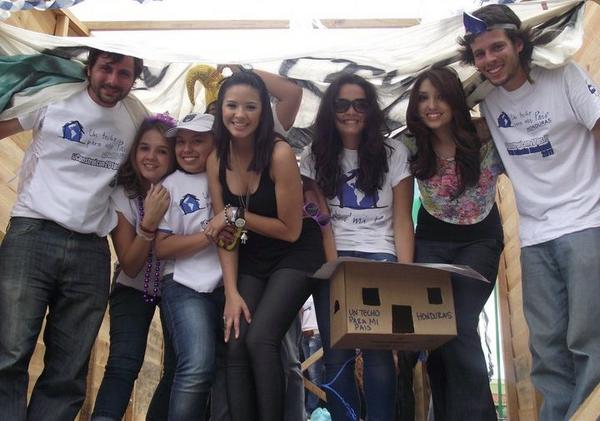 Julissa_Irias's tweet photo. Hoy, apoyemos en la gran #ColectaTECHO2014 de @TECHOhn Ánimos y éxitos techeros! @AnaJurka @CarmenBoquin @Mariajosch http://t.co/lBxZR9s4VY
