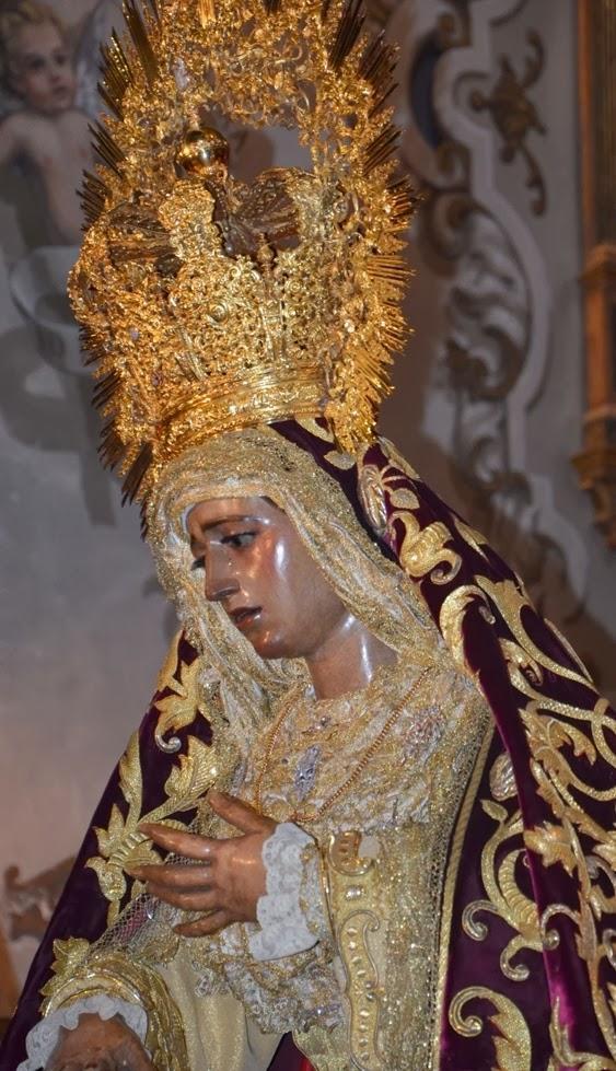 Sevilla llora tu amargura.