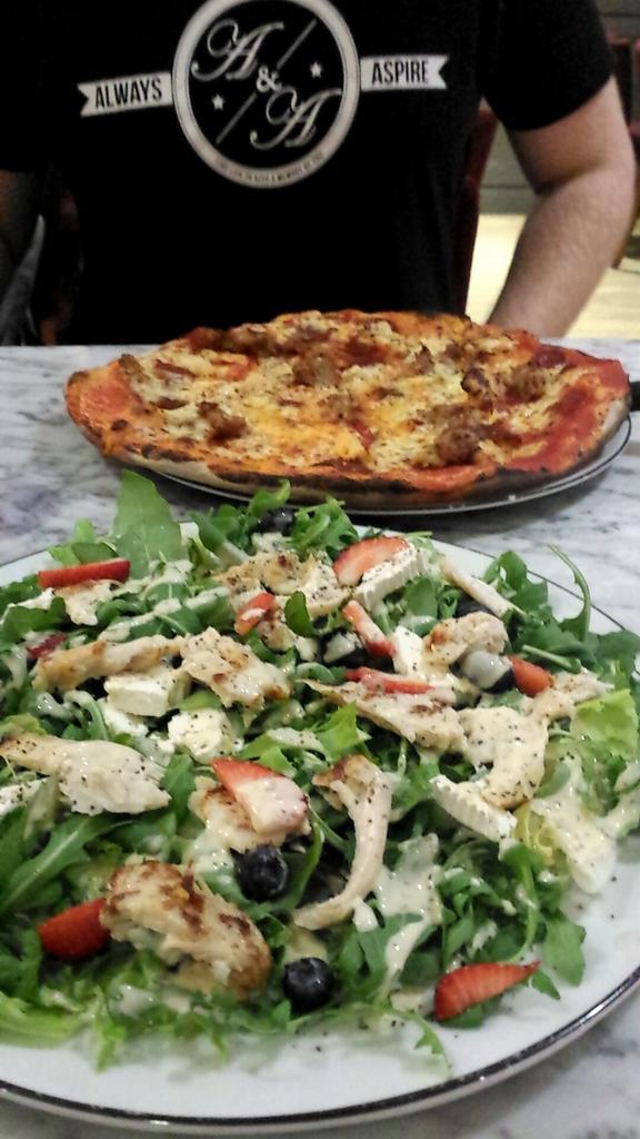 GeorginaDoes's tweet photo. Ran to @pizzaexpress tonight to get a last taste of the summer menu. Im gonna miss it http://t.co/h9rwQM2o1w