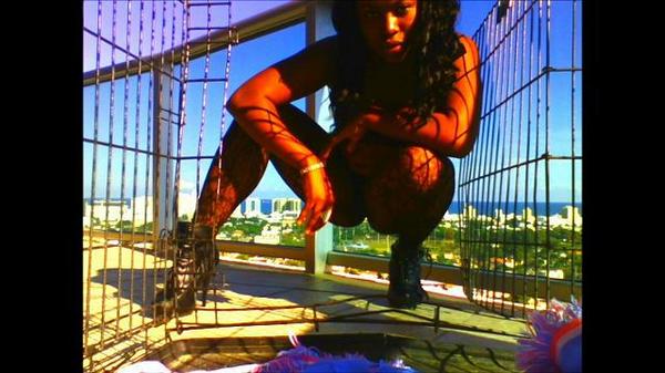 SimoneNoir's tweet photo. I want to keep you in a cage where you belong.. ;) http://t.co/r8sn2Ay72I